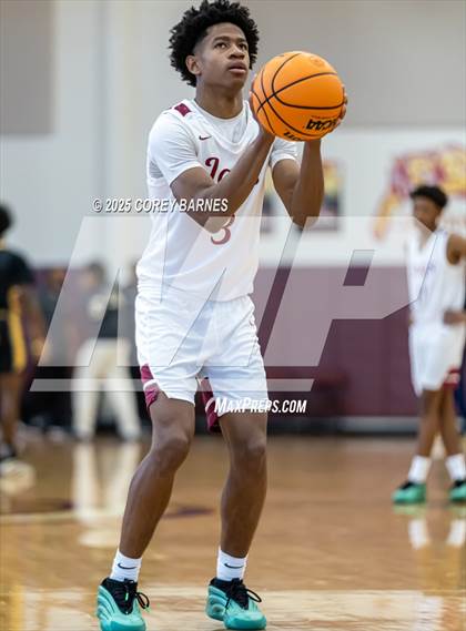 Thumbnail 3 in Central Gwinnett vs. Jackson (Hard In The Paint) photogallery.