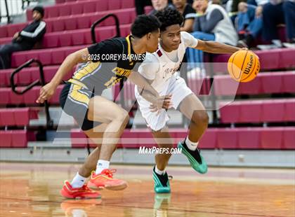 Thumbnail 3 in Central Gwinnett vs. Jackson (Hard In The Paint) photogallery.