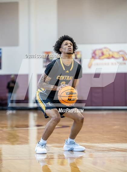 Thumbnail 3 in Central Gwinnett vs. Jackson (Hard In The Paint) photogallery.