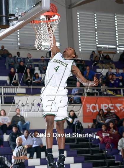Thumbnail 3 in Christian Brothers vs. El Cerrito (St. Hope Elite Classic) photogallery.