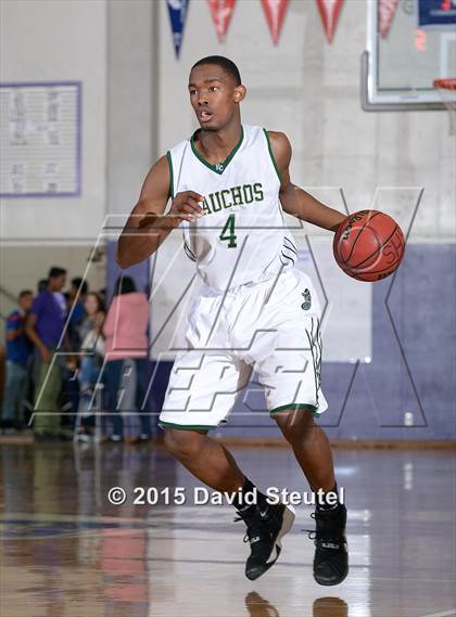 Thumbnail 3 in Christian Brothers vs. El Cerrito (St. Hope Elite Classic) photogallery.