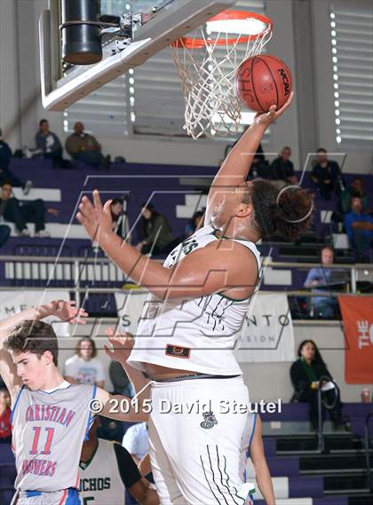 Thumbnail 3 in Christian Brothers vs. El Cerrito (St. Hope Elite Classic) photogallery.
