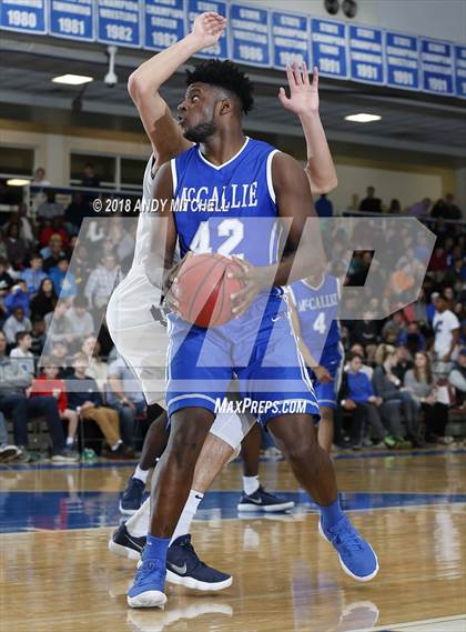 Thumbnail 2 in Hamilton Heights Christian Academy vs McCallie (Dr Pepper TEN Classic) photogallery.