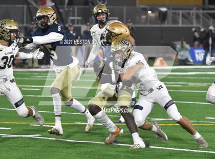 Thumbnail 3 in Central Catholic vs. Mater Dei Catholic (CIF State D2-AA Final) photogallery.