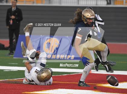 Thumbnail 1 in Central Catholic vs. Mater Dei Catholic (CIF State D2-AA Final) photogallery.