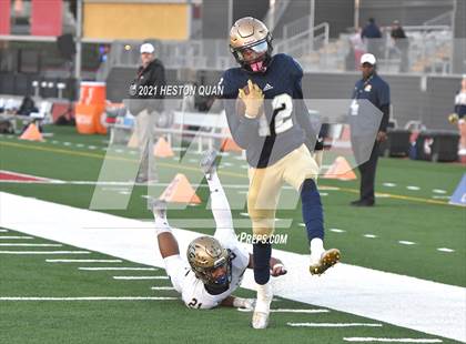 Thumbnail 2 in Central Catholic vs. Mater Dei Catholic (CIF State D2-AA Final) photogallery.