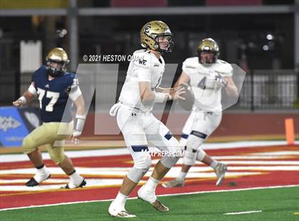 Thumbnail 1 in Central Catholic vs. Mater Dei Catholic (CIF State D2-AA Final) photogallery.