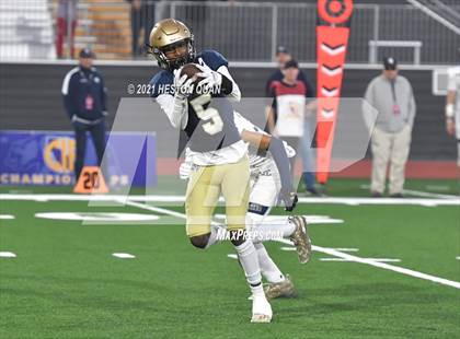 Thumbnail 2 in Central Catholic vs. Mater Dei Catholic (CIF State D2-AA Final) photogallery.