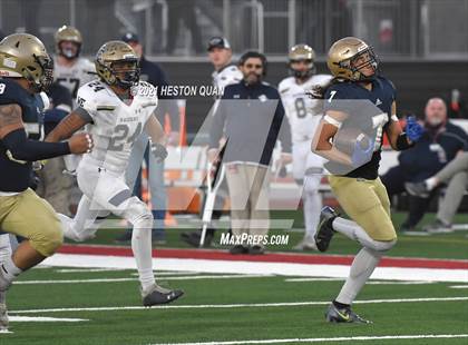 Thumbnail 2 in Central Catholic vs. Mater Dei Catholic (CIF State D2-AA Final) photogallery.