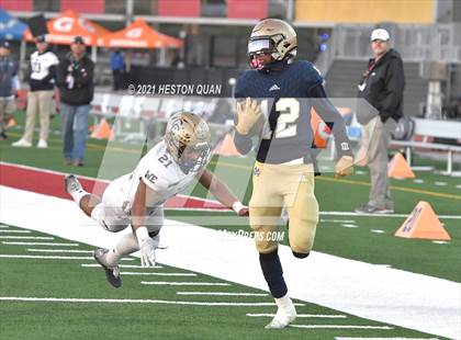 Thumbnail 2 in Central Catholic vs. Mater Dei Catholic (CIF State D2-AA Final) photogallery.