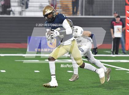 Thumbnail 3 in Central Catholic vs. Mater Dei Catholic (CIF State D2-AA Final) photogallery.