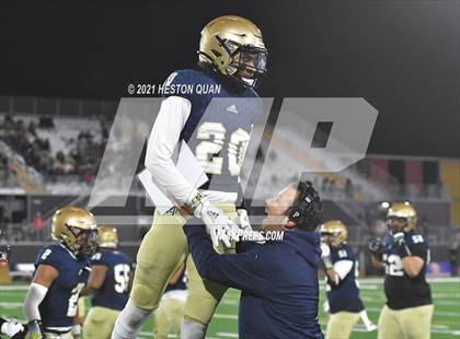 Thumbnail 3 in Central Catholic vs. Mater Dei Catholic (CIF State D2-AA Final) photogallery.