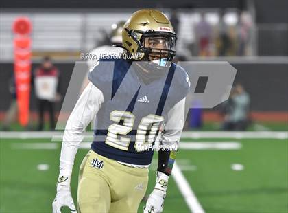 Thumbnail 3 in Central Catholic vs. Mater Dei Catholic (CIF State D2-AA Final) photogallery.