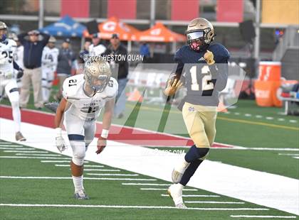 Thumbnail 3 in Central Catholic vs. Mater Dei Catholic (CIF State D2-AA Final) photogallery.
