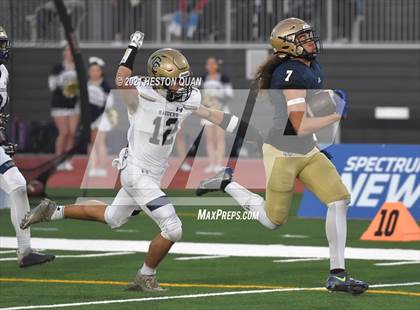 Thumbnail 3 in Central Catholic vs. Mater Dei Catholic (CIF State D2-AA Final) photogallery.