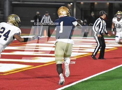 Thumbnail 1 in Central Catholic vs. Mater Dei Catholic (CIF State D2-AA Final) photogallery.