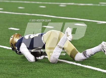 Thumbnail 3 in Central Catholic vs. Mater Dei Catholic (CIF State D2-AA Final) photogallery.