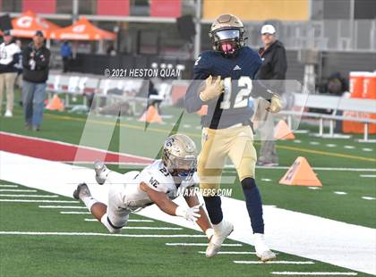 Thumbnail 3 in Central Catholic vs. Mater Dei Catholic (CIF State D2-AA Final) photogallery.