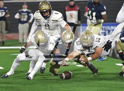 Thumbnail 3 in Central Catholic vs. Mater Dei Catholic (CIF State D2-AA Final) photogallery.