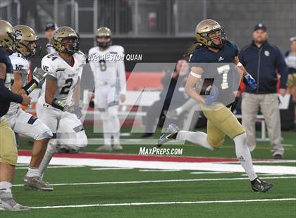 Thumbnail 3 in Central Catholic vs. Mater Dei Catholic (CIF State D2-AA Final) photogallery.