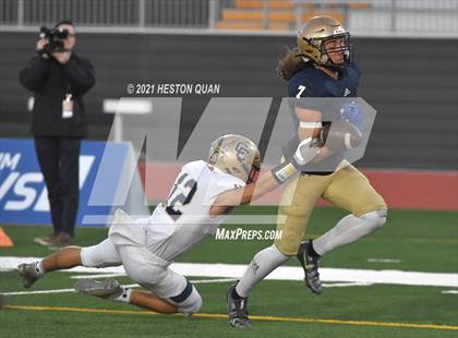 Thumbnail 3 in Central Catholic vs. Mater Dei Catholic (CIF State D2-AA Final) photogallery.