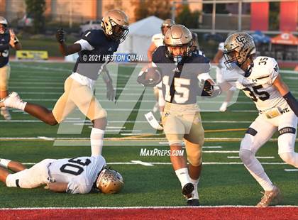 Thumbnail 3 in Central Catholic vs. Mater Dei Catholic (CIF State D2-AA Final) photogallery.