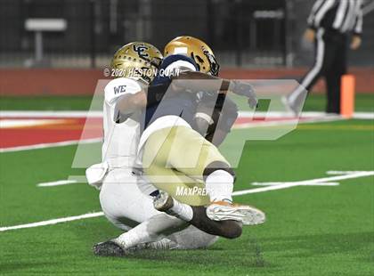 Thumbnail 2 in Central Catholic vs. Mater Dei Catholic (CIF State D2-AA Final) photogallery.