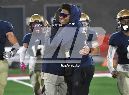Thumbnail 3 in Central Catholic vs. Mater Dei Catholic (CIF State D2-AA Final) photogallery.