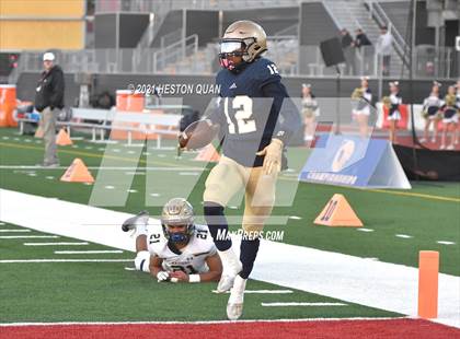 Thumbnail 3 in Central Catholic vs. Mater Dei Catholic (CIF State D2-AA Final) photogallery.