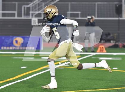 Thumbnail 2 in Central Catholic vs. Mater Dei Catholic (CIF State D2-AA Final) photogallery.