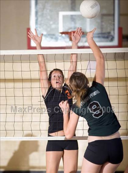 Thumbnail 2 in Pitman vs Summerville (Oakdale Invitational) photogallery.
