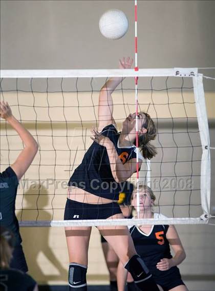 Thumbnail 2 in Pitman vs Summerville (Oakdale Invitational) photogallery.