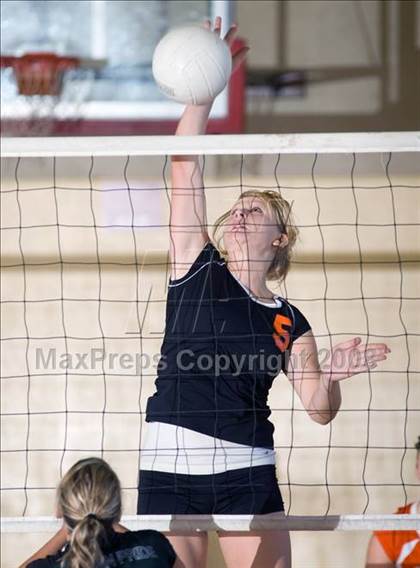 Thumbnail 3 in Pitman vs Summerville (Oakdale Invitational) photogallery.