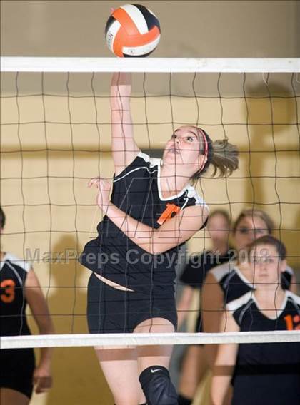 Thumbnail 3 in Pitman vs Summerville (Oakdale Invitational) photogallery.