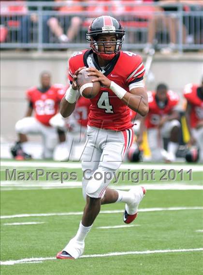 Thumbnail 1 in Camden County vs. Glenville (Kirk Herbstreit National Kickoff Classic) photogallery.