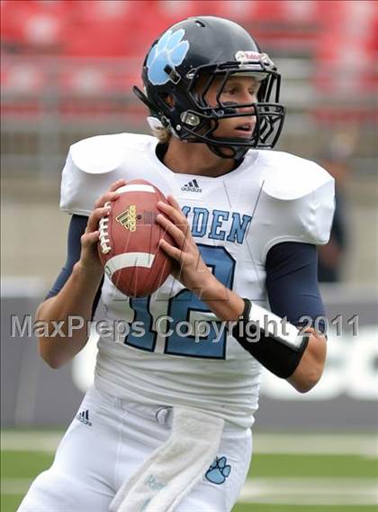 Thumbnail 1 in Camden County vs. Glenville (Kirk Herbstreit National Kickoff Classic) photogallery.