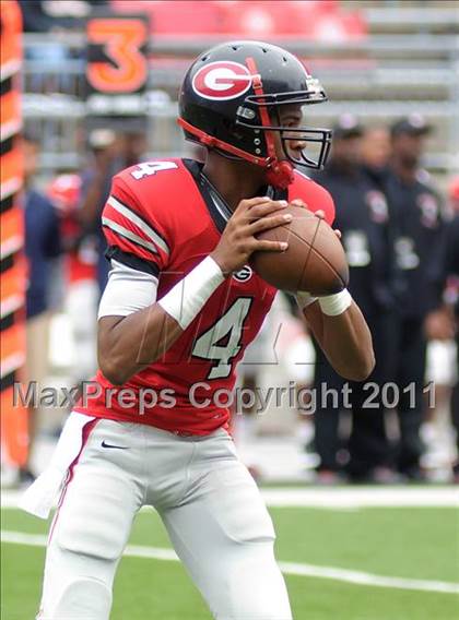 Thumbnail 3 in Camden County vs. Glenville (Kirk Herbstreit National Kickoff Classic) photogallery.