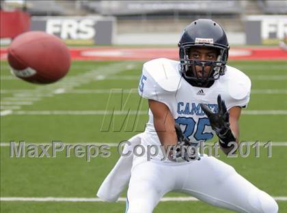 Thumbnail 2 in Camden County vs. Glenville (Kirk Herbstreit National Kickoff Classic) photogallery.