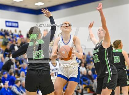 Thumbnail 2 in Hamilton Southeastern vs Westfield (IHSAA 4A Section 8 Round 1) photogallery.