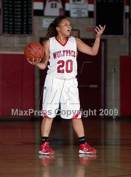 Thumbnail 2 in Bishop Montgomery vs. Great Oak (Ayala Best of the West) photogallery.