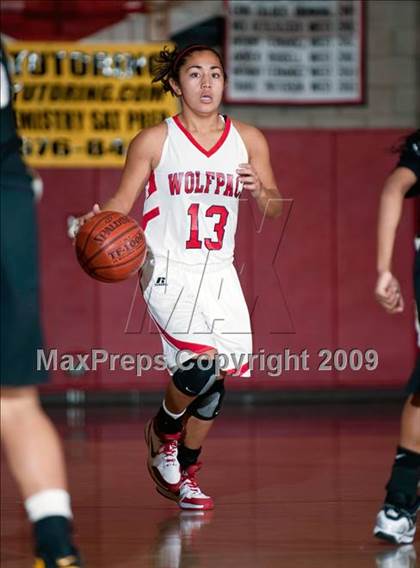Thumbnail 3 in Bishop Montgomery vs. Great Oak (Ayala Best of the West) photogallery.