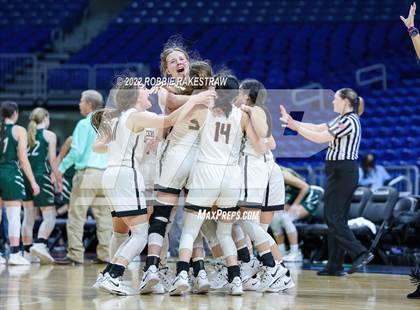 Thumbnail 2 in Robert Lee vs. Neches (UIL 1A State Semifinal) photogallery.