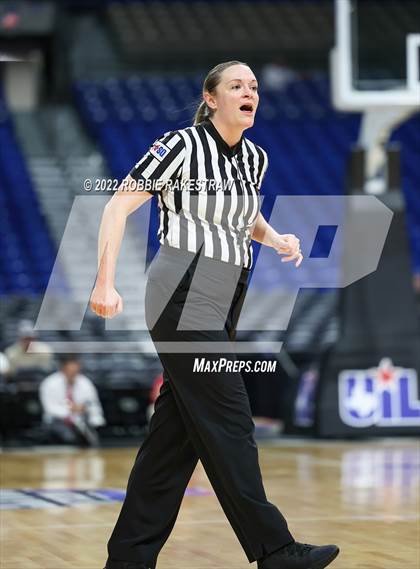 Thumbnail 3 in Robert Lee vs. Neches (UIL 1A State Semifinal) photogallery.