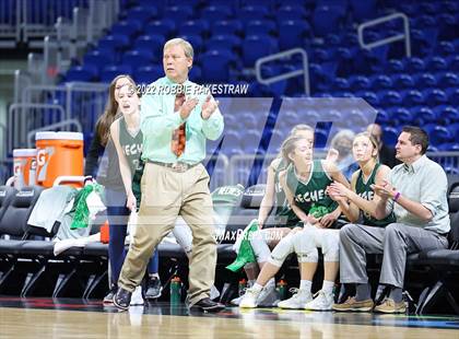 Thumbnail 1 in Robert Lee vs. Neches (UIL 1A State Semifinal) photogallery.