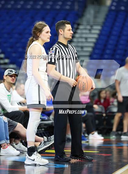 Thumbnail 2 in Robert Lee vs. Neches (UIL 1A State Semifinal) photogallery.