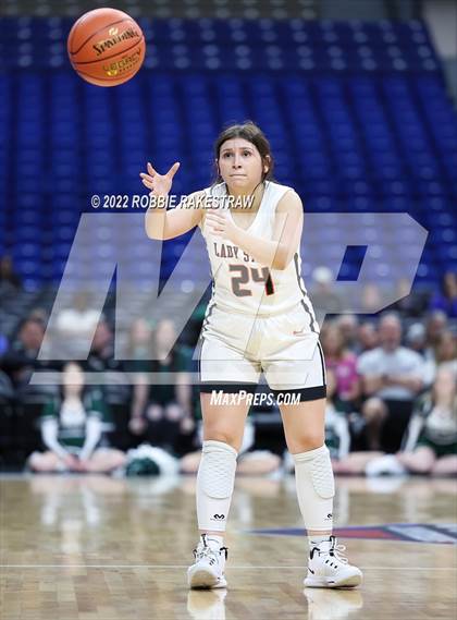 Thumbnail 2 in Robert Lee vs. Neches (UIL 1A State Semifinal) photogallery.