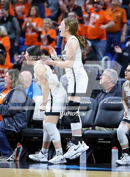 Thumbnail 3 in Robert Lee vs. Neches (UIL 1A State Semifinal) photogallery.