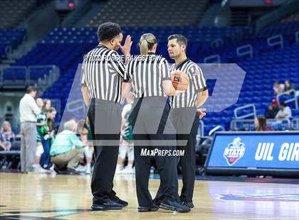 Thumbnail 1 in Robert Lee vs. Neches (UIL 1A State Semifinal) photogallery.