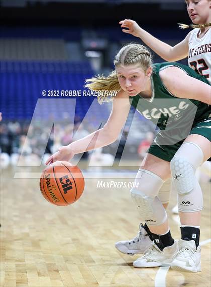 Thumbnail 3 in Robert Lee vs. Neches (UIL 1A State Semifinal) photogallery.