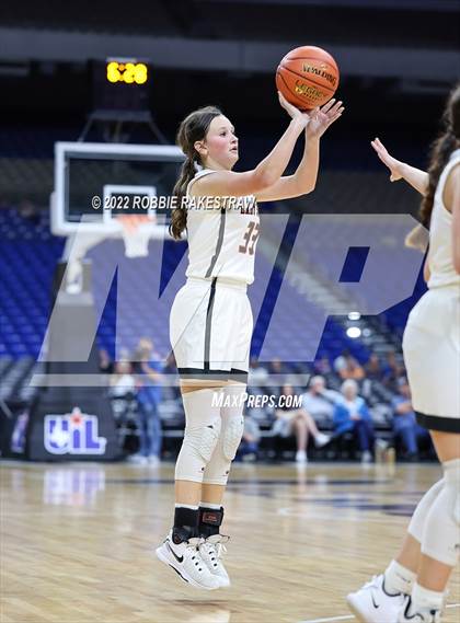 Thumbnail 2 in Robert Lee vs. Neches (UIL 1A State Semifinal) photogallery.